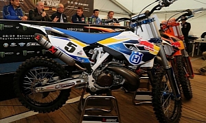 Husqvarna TC300 Factory Racing, the First Husky under KTM Ownership Unveiled