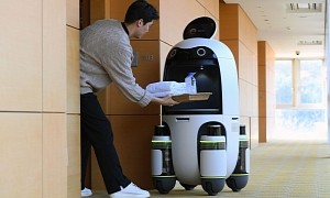 Hyundai Dips Its Toes Into the Waters of Autonomous Delivery Robots