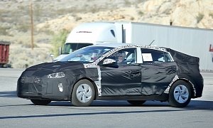 Hyundai Hybrid Test Mule Spotted Again, The Prius Fighter is Real After All