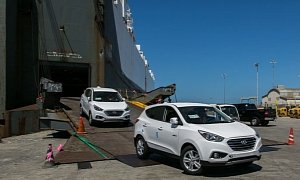 Hyundai ix35 Fuel Cell Drives 435 Miles on a Tank of Hydrogen Fuel