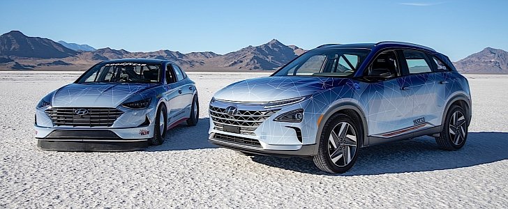 Hyundai tries to set records on the Bonneville Salt Flats