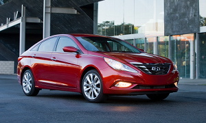 Hyundai Sonata Sales Halted and 1,300 Cars Recalled
