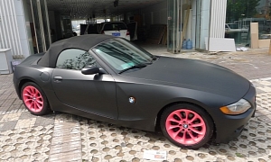 I'm Just a Gigolo: Chinese BMW Z4 in Matte Black and Pink