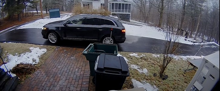 Lincoln MKT vs icy road