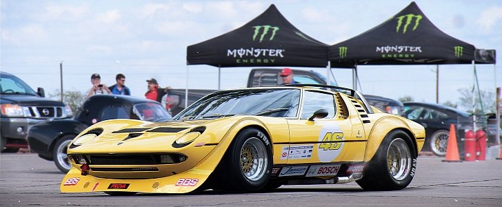 70s Lamborghini Miura racecar rendering