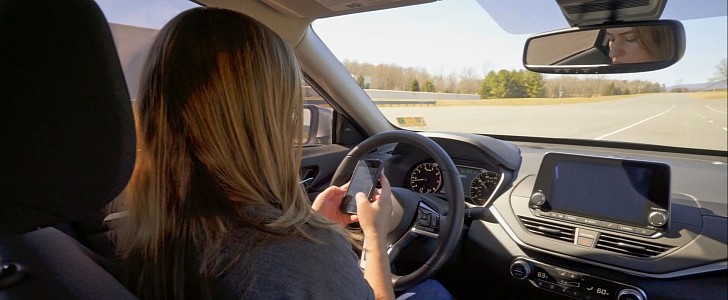 IIHS steps in to regulate semi-autonomous driving