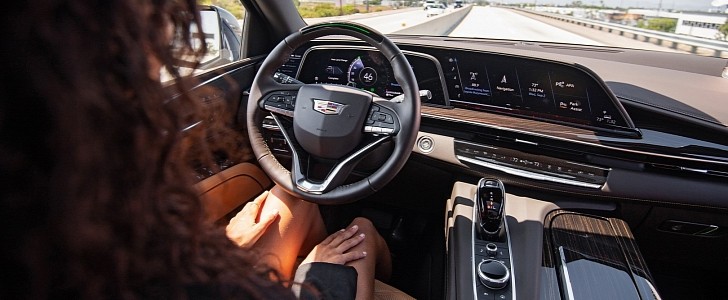 IIHS study shows that people treat partially-automated vehicles as fully self-driving