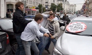 Illegal Parking in Russia: Fight and a Gun