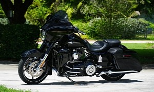 Immaculate Harley-Davidson CVO Street Glide Looks Fetching, Counts 11 Miles on the Odo