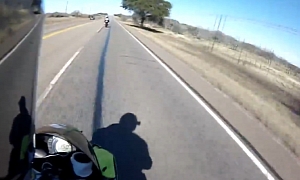 Incredibly Stupid Rider in Close Call at 160 MPH