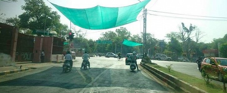 Shades installed at traffic lights in Nagpur, India