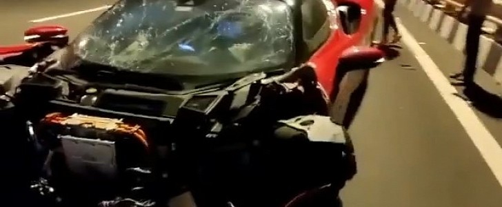 Ferrari SF90 - Crash
