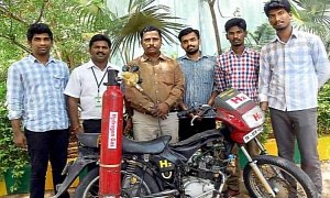 Indian Students Convert Motorcycle to Run on Hydrogen, Does 351 MPG