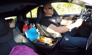 Insane P85D Acceleration Sends Items Flying Though the Tesla's Cabin