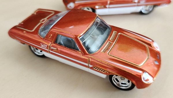 Inside the 2023 Hot Wheels Case E, Behold the 1968 Mazda Cosmo Sport Super Treasure Hunt