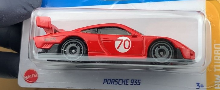 Inside the First 2022 Hot Wheels Case, New Casts Revealed