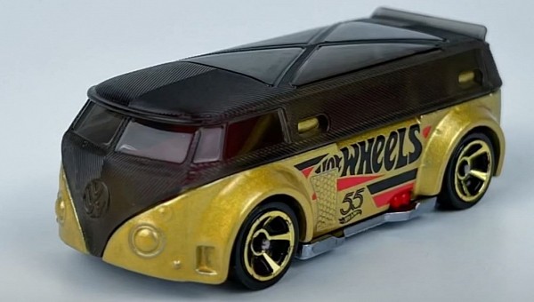 Inside the Hot Wheels 55th Anniversary Set, Black and Yellow Is the Theme for 2023