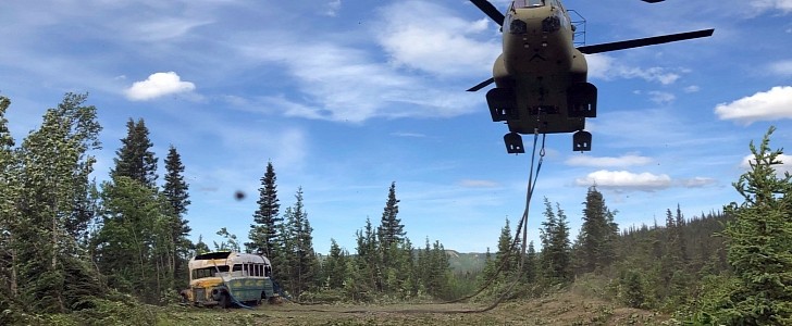 CH-47 Chinook prepares to take Magic Bus away from Alaska National Park