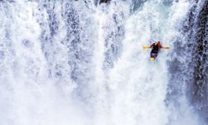 Inventor of World's First Jet Kayak Plans to Jump over Niagara