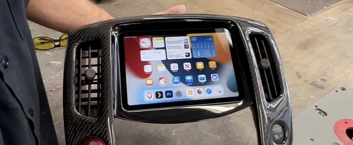 This Huge iPad Installed in a 2005 Dodge Ram Makes CarPlay Look So  Yesterday - autoevolution