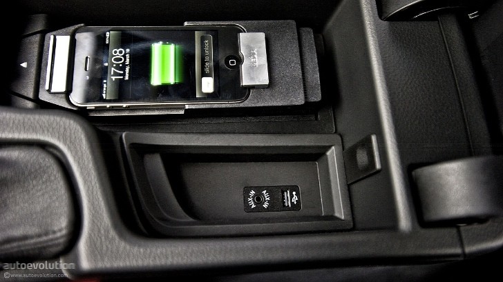 BMW 3-Series iphone integration
