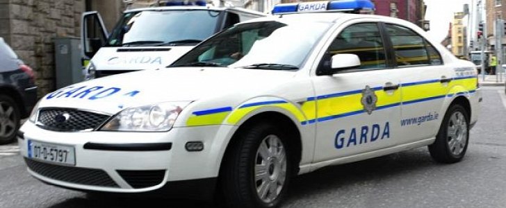 Gardai in North Dublin are looking for gang of car thieves wearing signature boiler suits