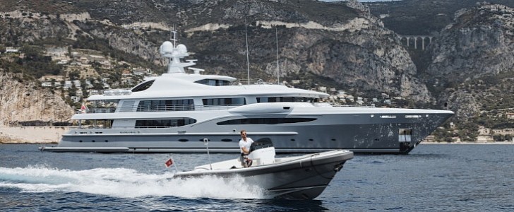 Ventum Maris is a stylish Limited Edition superyacht owned by an Italian millionaire