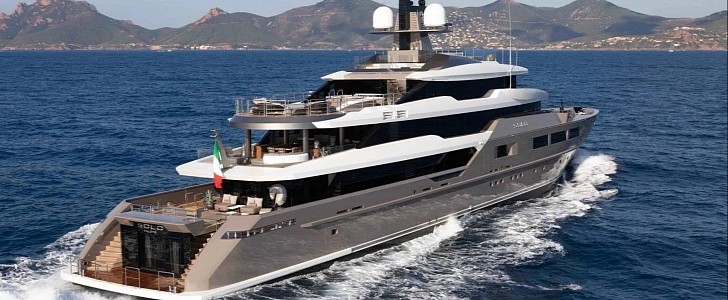 Solo is an incredibly luxurious Italian superyacht owned by the ex-CEO of Fiat