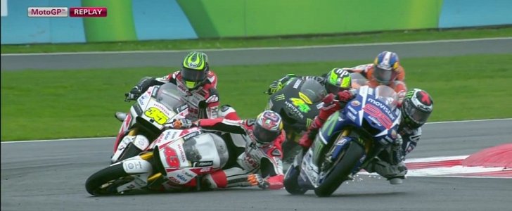 Jack Miller takes his teammate Cal Crutchlow out at Silverstone, 2015
