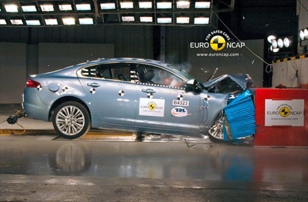 Jaguar XF crash test