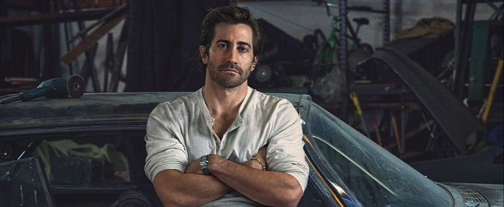Jake Gyllenhaal cosplays a mechanic for Esquire, the March 2022 issue