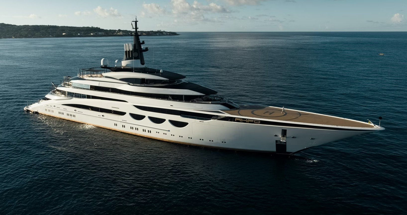 jamaican billionaire yacht