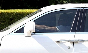 Jamie Foxx Knows How to Work a White Rolls Royce Phantom