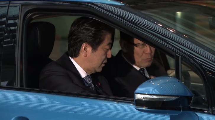 Japan’s Prime Minister Becomes First Toyota Mirai Owner 