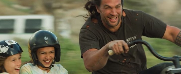 Jason Momoa and his 2 kids in the Harley-Davidson they built together from scratch