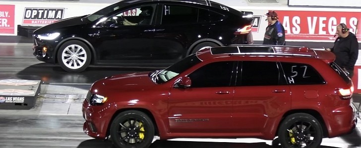 Jeep Grand Cherokee Trackhawk takes on a Tesla Model X over a quarter mile