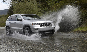 Jeep Has Big Hopes for the 2011 Grand Cherokee in Japan