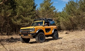 Jeep Head Throws Shade at Ford for the Bronco’s Roof Problems