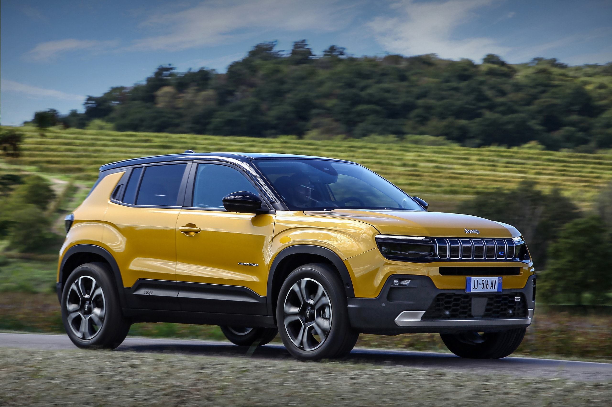 Jeep's First Full-Electric SUV, the Avenger, Is Finally Available to Order  - autoevolution
