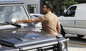 Jesse Metcalfe Gets a Parking Ticket on his G-Wagon