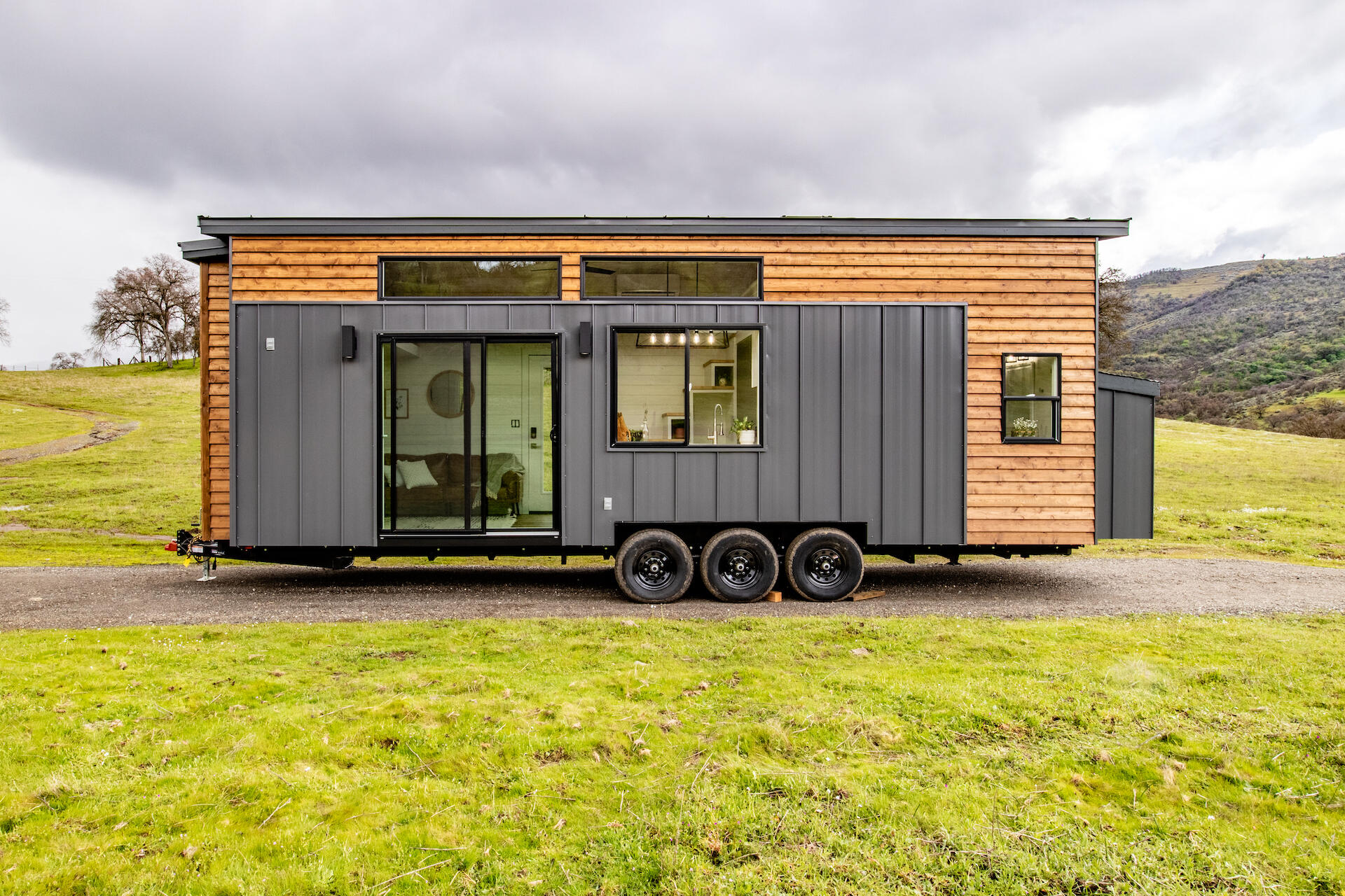 https://s1.cdn.autoevolution.com/images/news/jt-collective-s-first-tiny-house-design-lets-you-simplify-your-life-yet-live-comfortably-216125_1.jpg