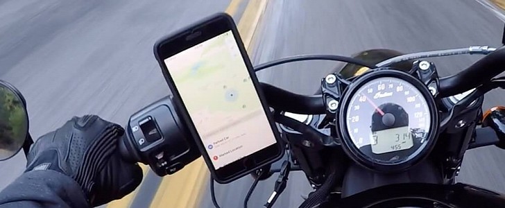 Motorcycle Riders Who Use iPhones, Beware…