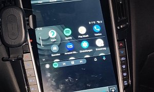 Just Don’t Blame Android Auto for the Way It Works on Vertical Car Displays