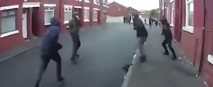 Gang of juveniles jumps Just Eat delivery biker, steal his bike and phone