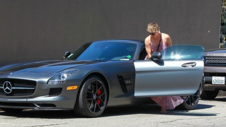 Kaley Cuoco Seen Driving a Mercedes SLS Roadster