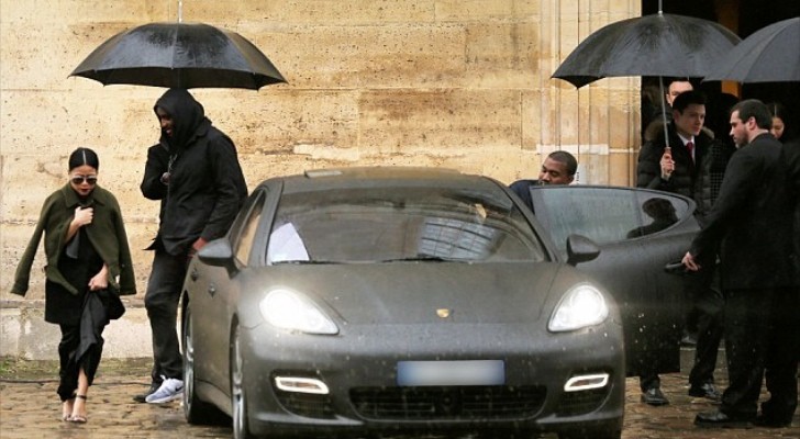 kathedraal pistool Matig Kanye West Drives a Matte-Black Porsche to Paris Fashion Week -  autoevolution