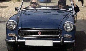 Kate Moss’ Royal Blue MG Midget Breaks Down by the Side of the Road