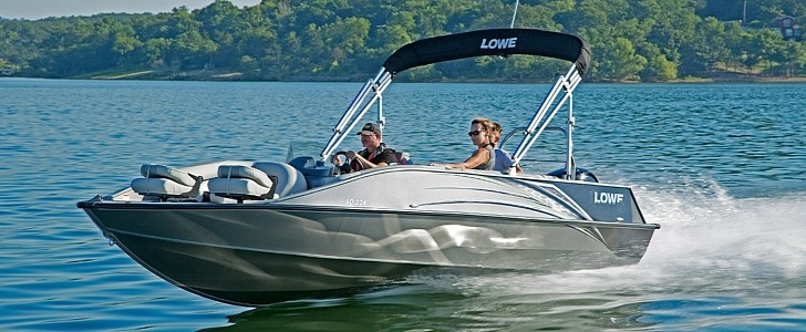 Keep Cool This Summer With the Spacious and Affordable Lowe SD224 Boat