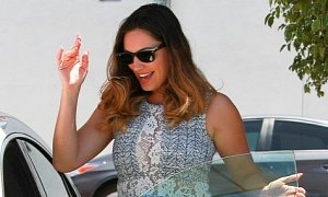 Kelly Brook Is Hot Driving Her Mercedes CLA 250: Never Lets Fiancee Drive