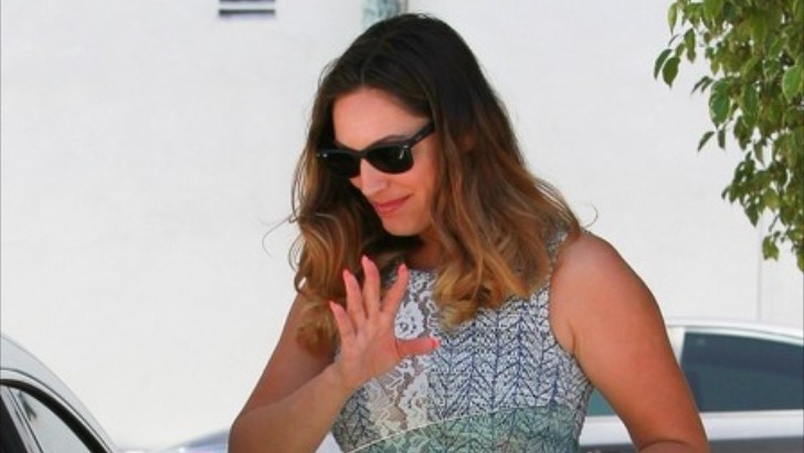 Kelly Brook Is Hot Driving Her Mercedes CLA250